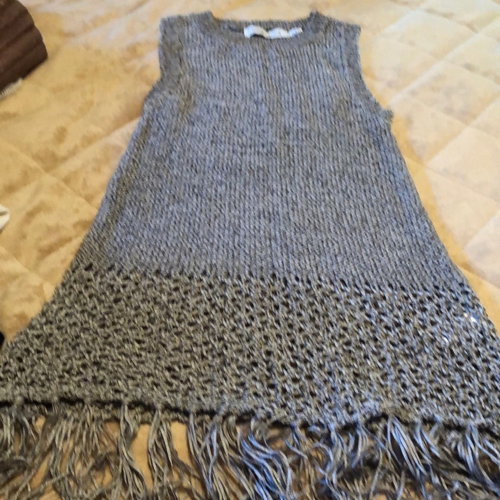Set of two long sleeveless tops. Sizes S/XS